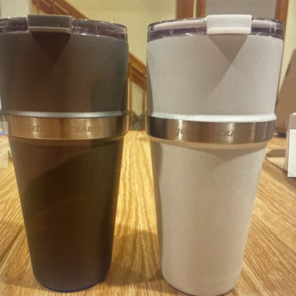 Stackable cups. Cold cups.